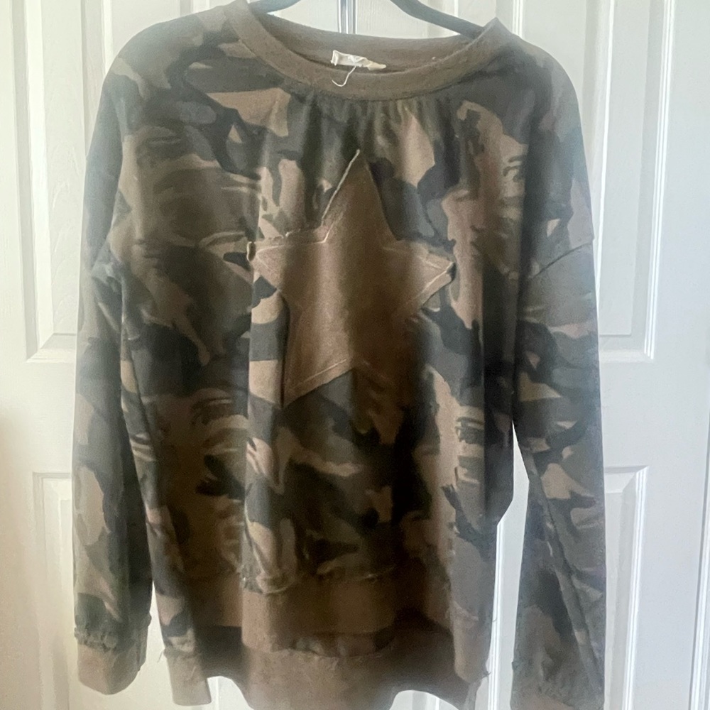 Camo sweatshirt with Star